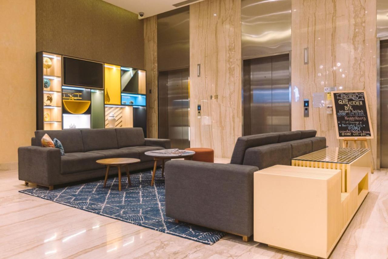 班加罗尔赛马场假日酒店 外观 照片 Lobby